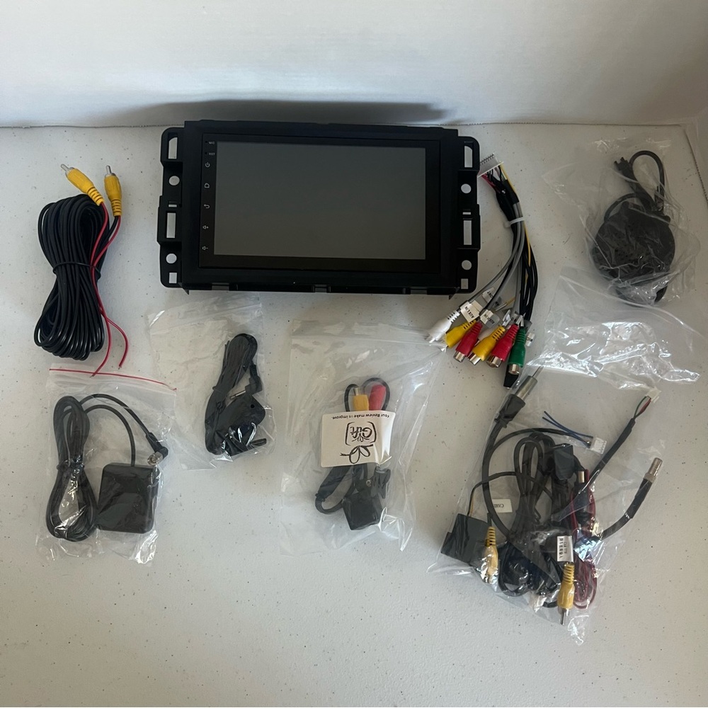 Android car radio 8 inch Chevy Silverado, Tahoe, and others 2006 body style